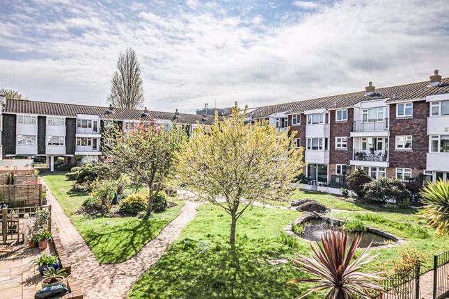 Town house for sale in Chadderton Gardens, Portsmouth