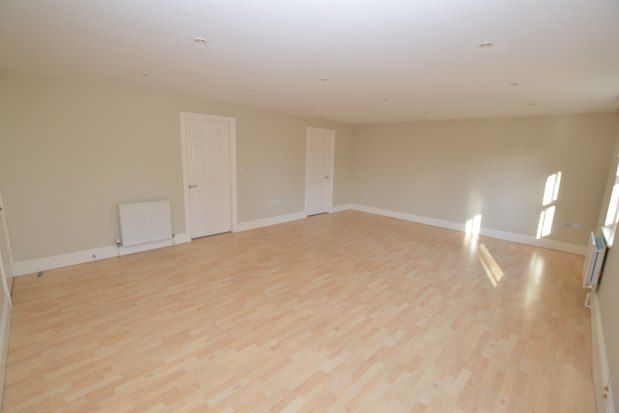 Flat to rent in Newfield Place, Sheffield