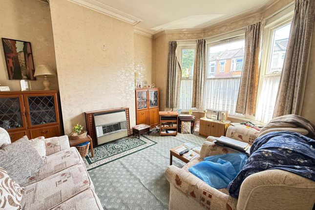 33, Clandon Road, Ilford photo 3