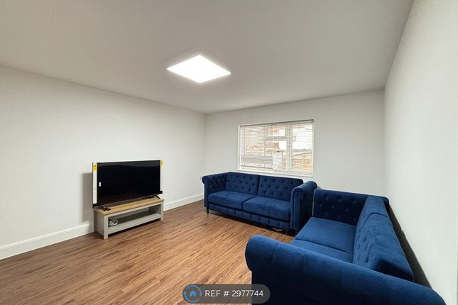 Room, Chelsea Close, Edgware photo 5