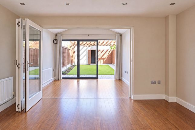 6 Claypitts Boulevard, Warwick photo 5