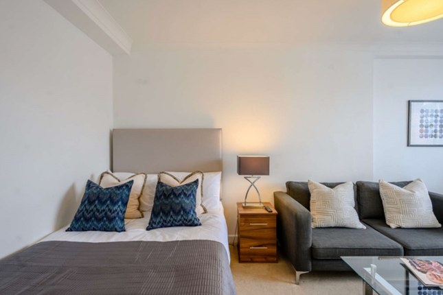 Flat 68, 39, Hill Street, London photo 2