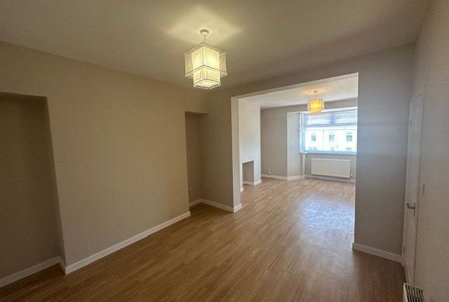 69 Neath Road, Hafod, photo 5