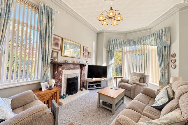 19 Lansdowne Road, Southport photo 3