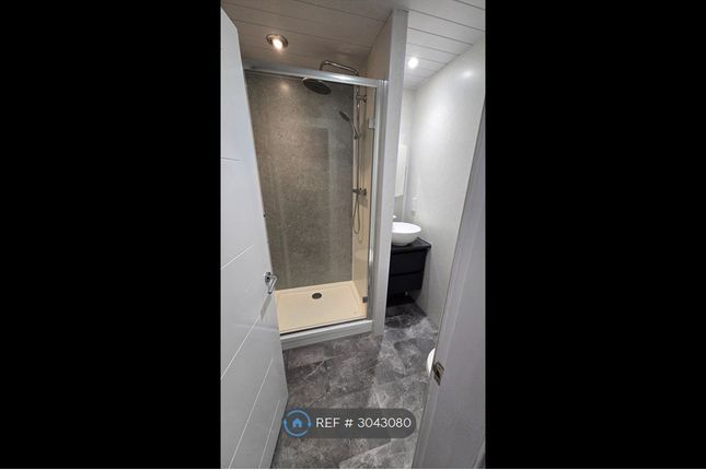 Causeyside St, Flat, Paisley photo 5