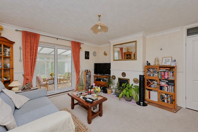 2, Rustens Manor Road, Wymondham photo 4