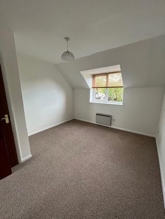 31, Limoges Court, Northampton photo 5