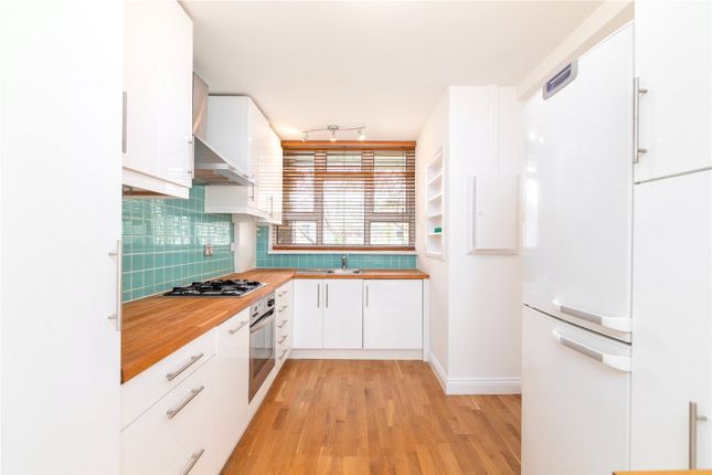 20, Larchfield House, London photo 3