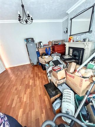 29, Eastleigh Drive, Milford Haven photo 4