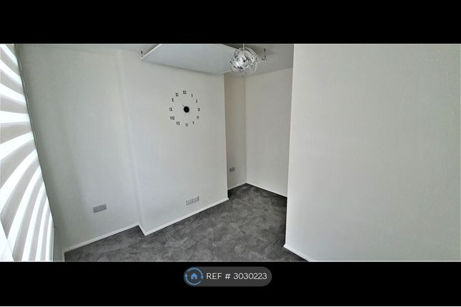 Flat  A Balderton Gate, Newark photo 3