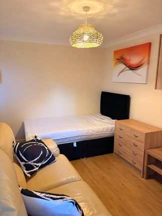 Hexthorpe Road, Doncaster photo 5