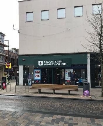 Retail premises to let in Fishergate, Preston