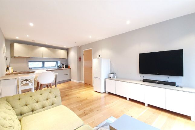 Flat 2, Wilfred House 1-3,, Station Parade, London photo 4