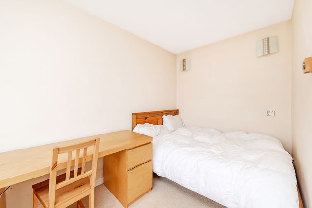 25 Dinerman Court, 38-42, Boundary Road, London photo 5