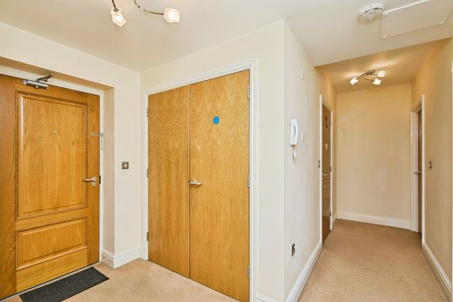 17, Priory Heights Court, Derby photo 2