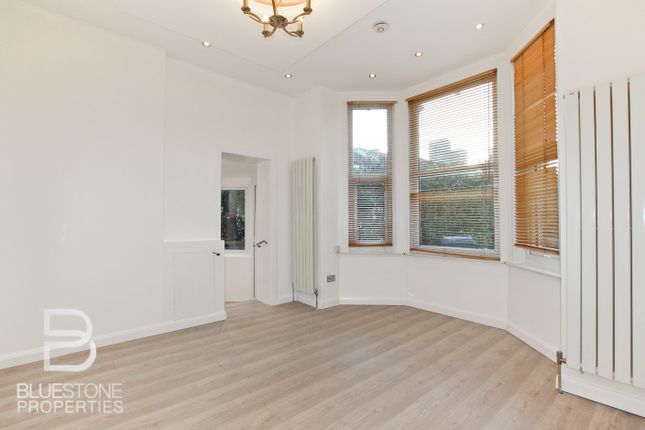 Thumbnail Flat to rent in Oval Road, Addiscombe, Croydon