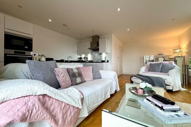 Leven Road, London photo 2
