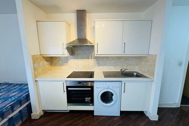 Flat 13, City House, 9 Cranbrook Road, Ilford, Ilford photo 5