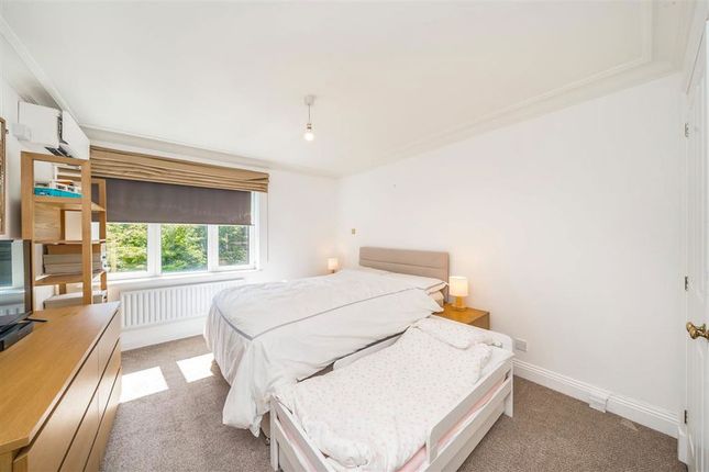 Flat 32, Walpole House, 126, Westminster Bridge Road, London photo 4