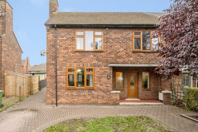 3-bed semi-detached on Collum Avenue, Scunthorpe, £180,000