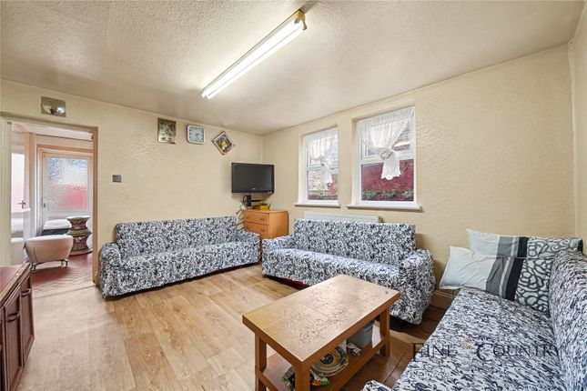 18, Dunster Gardens, London photo 3
