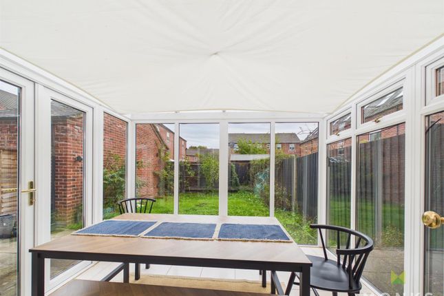 12, Wilfred Owen Close, Shrewsbury photo 4