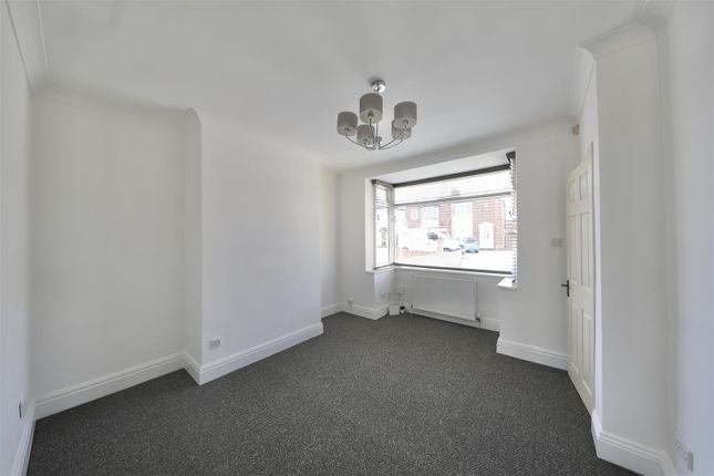 23, Kirkstone Road, Hull photo 4