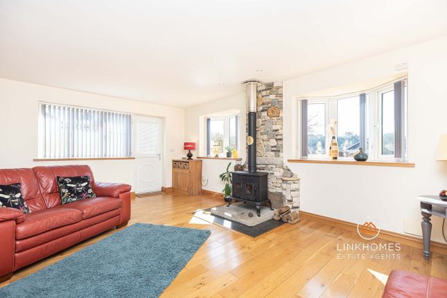 2a, Insley Crescent, Broadstone photo 3