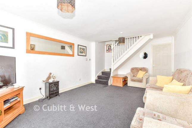 2-bed terraced on 11, Oberon Close, Waterlooville, £250,000