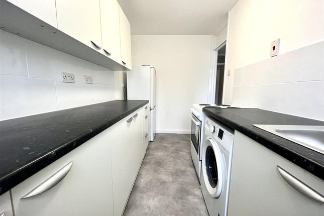 Thumbnail Flat to rent in Sherborne Avenue, Enfield