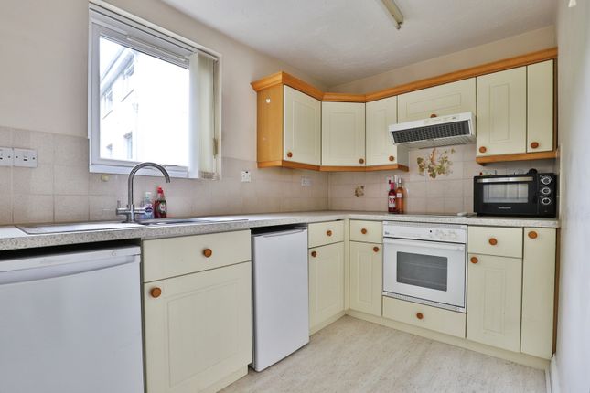 Flat 16, Grosvenor Court, 6, Suffolk Road, Dorset photo 3