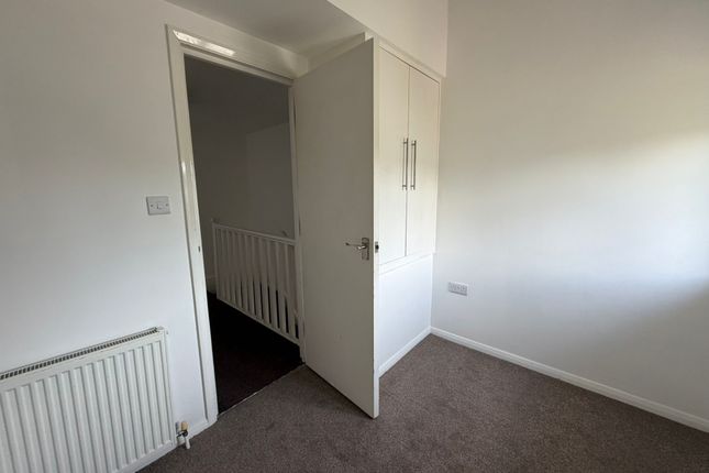 15, Heysham Drive, Watford photo 5