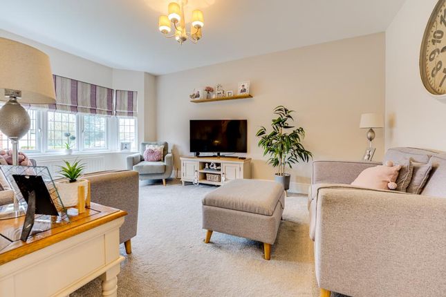 24, Park View, Kettering photo 2