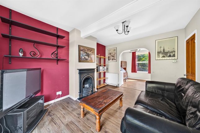 52, Reigate Avenue, Sutton photo 4