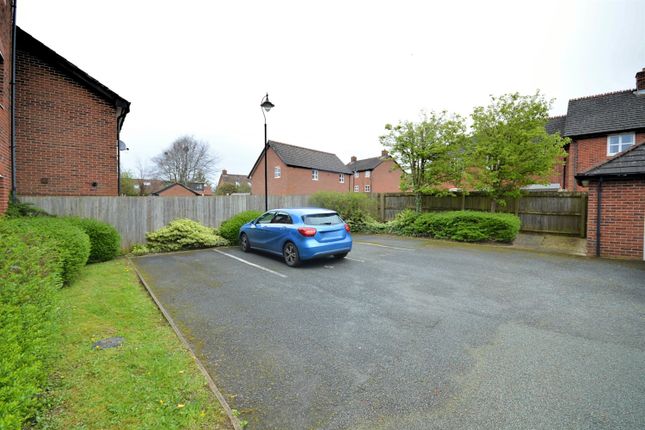 Flat for sale in Wellcroft Gardens, Lymm