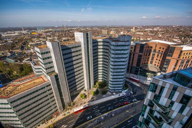 Flat for sale in Saffron Central Square, East Croydon, Croydon