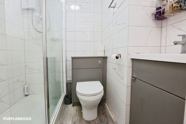 Flat 110/Clover Nooke, Old Redbridge Road, Southampton photo 3