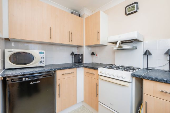 Flat for sale in Calmore Drive, Calmore, Southampton