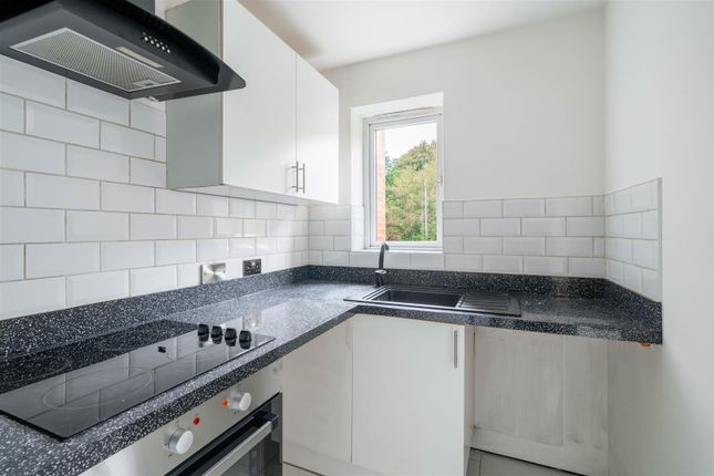 Wain Avenue, Chesterfield photo 3
