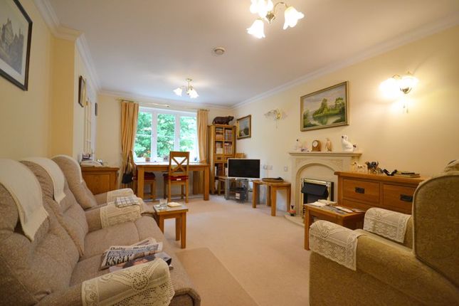 Flat for sale in Newton Court, Olney