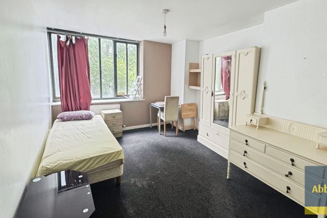 Room 10, Ipswich photo 3
