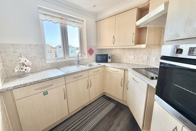 31, 191, Hardys Court, Weymouth photo 4
