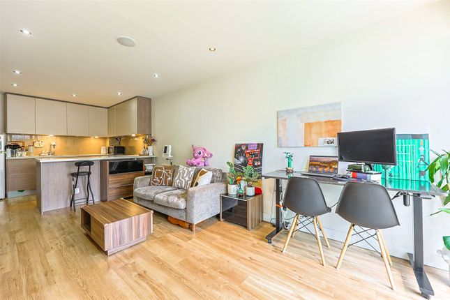 1-bed flat on Flat 76, Claremont House, 14, Aerodrome Road, Colindale, £298,000