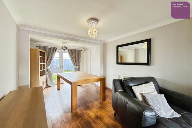 68, Denbigh Close, Wrecsam photo 4