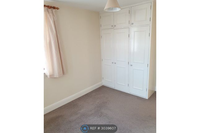 Flat, Fountain Court Hill Lane, Colden Common, Winchester photo 5