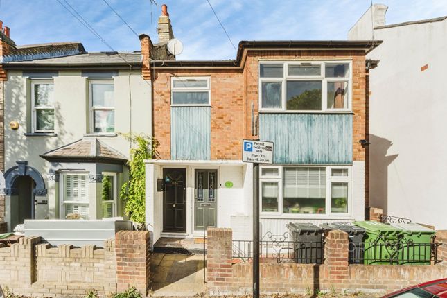 2-bed house on Gloucester Road, London, £1,600/mo