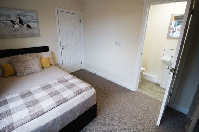 4, St Edmunds, Thurcroft photo 2