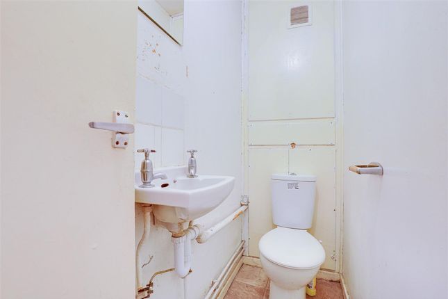 31 Lismore Close, Nottingham photo 4