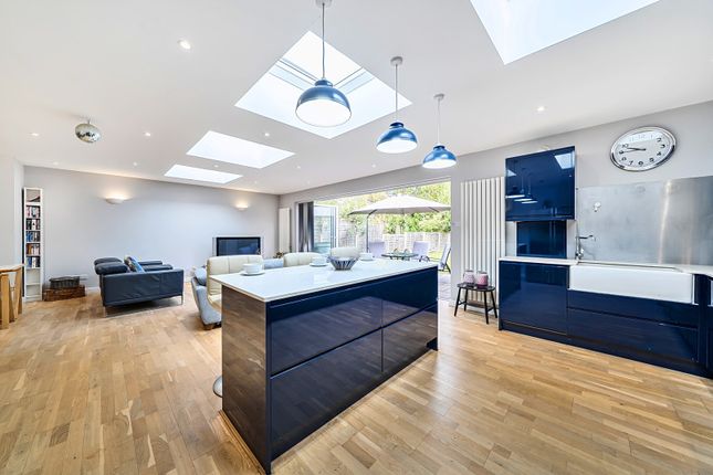 Ashley Close, Pinner photo 3