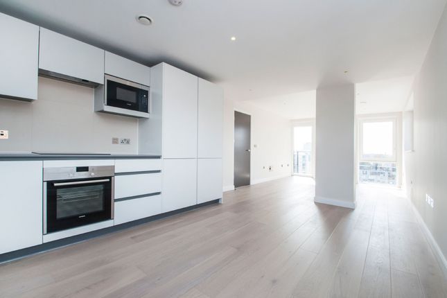 Flat for sale in Cooper Building, Wharf Road, London